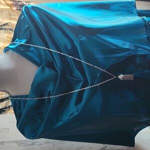 Elegant vintage Silver Pendant necklace and earrings.